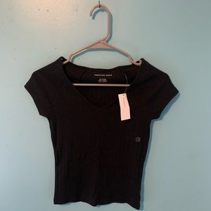 AE cropped v-neck tee